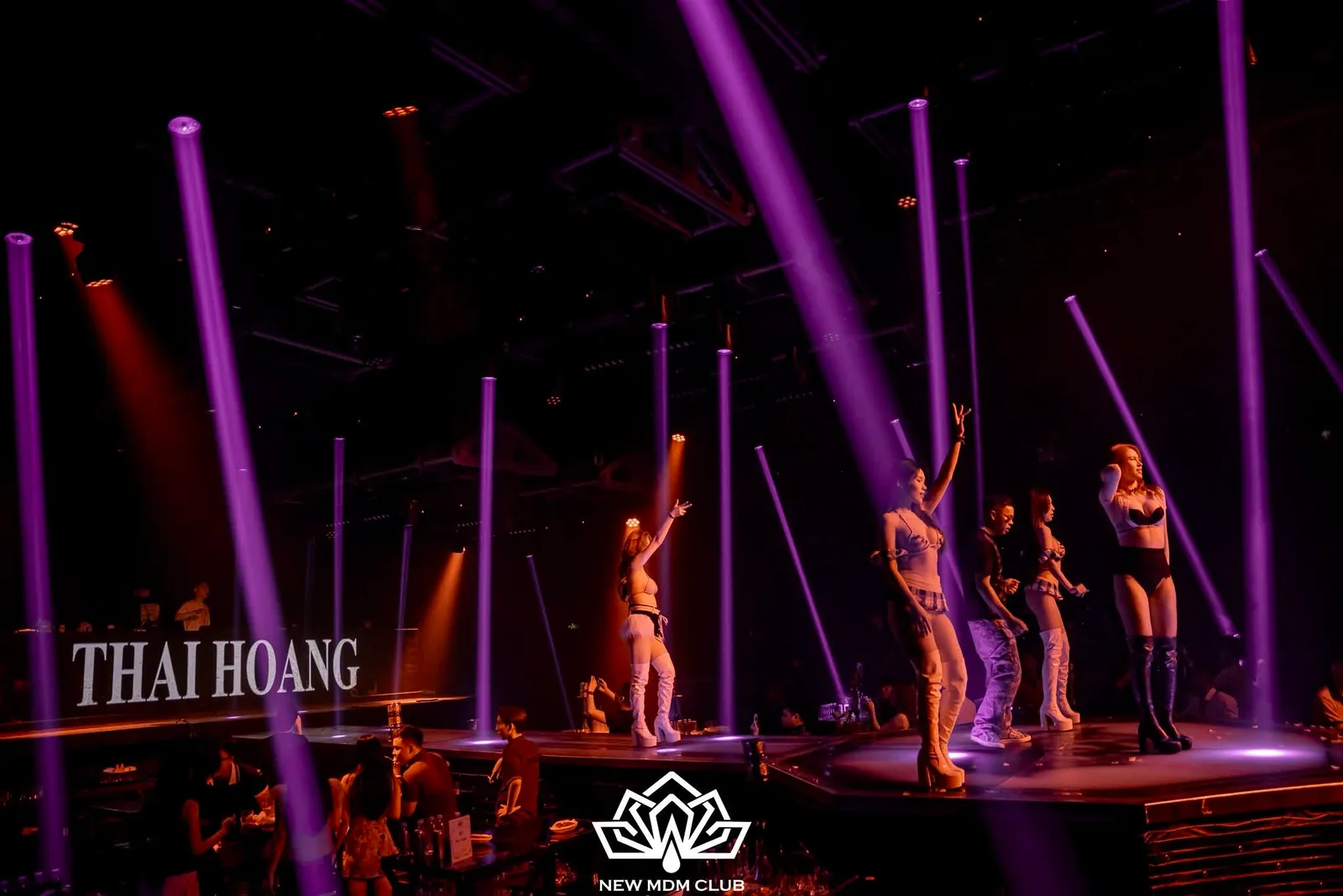 New MDM Club — Khoảnh khắc