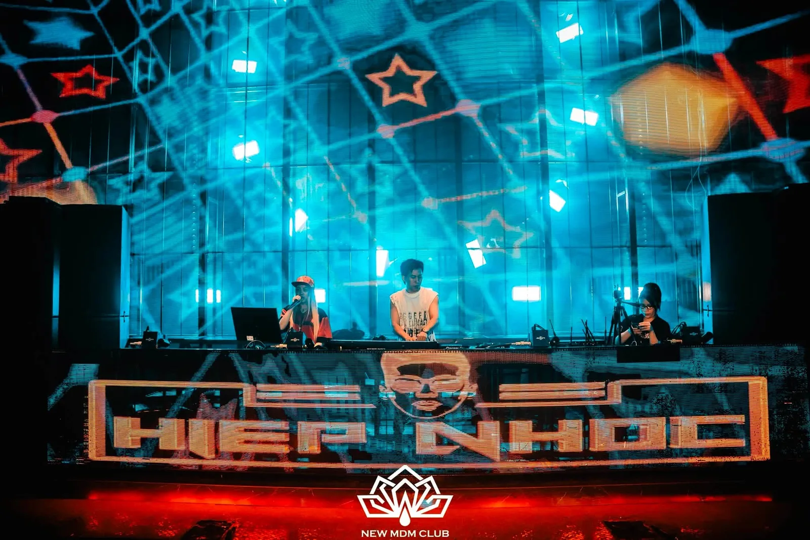 New MDM Club — màn LED sân khấu đêm khách mời